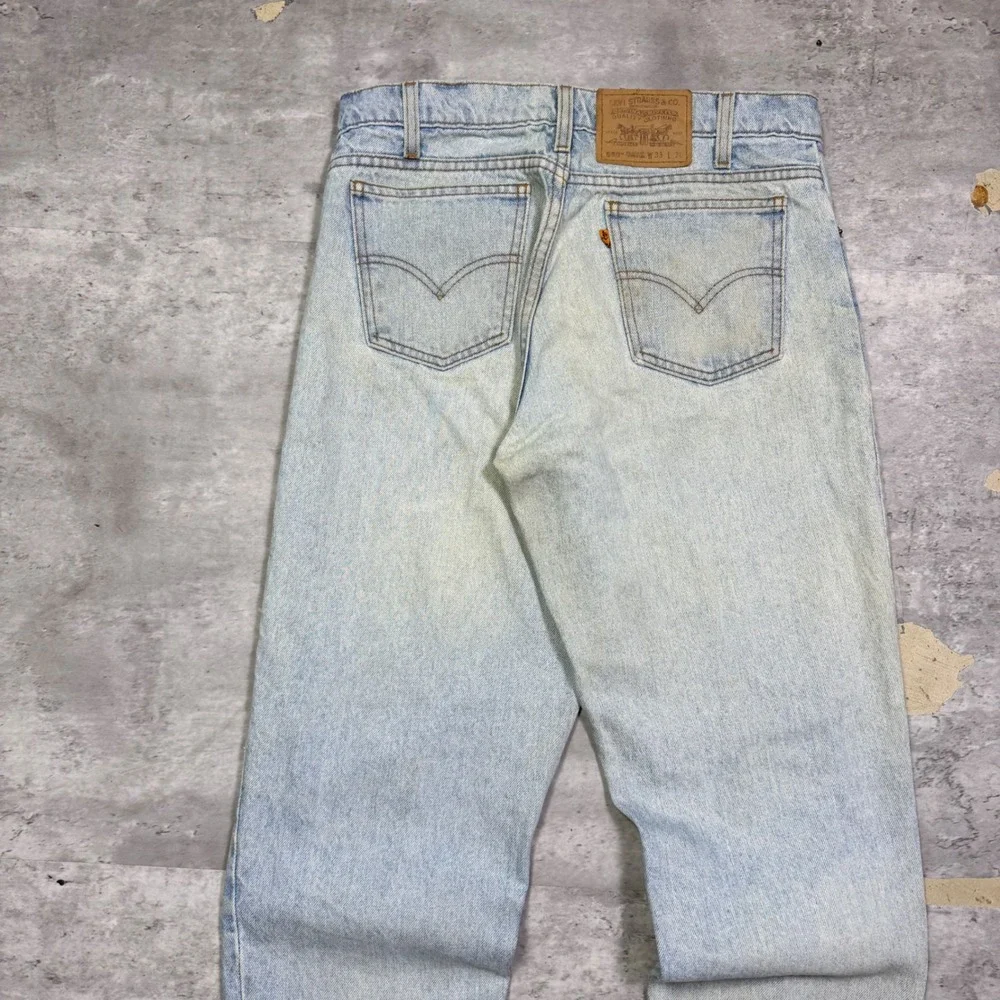 Vintage Levis 550 Orange Tab Relaxed Fit Tapered Leg Light Wash Jeans 33x30